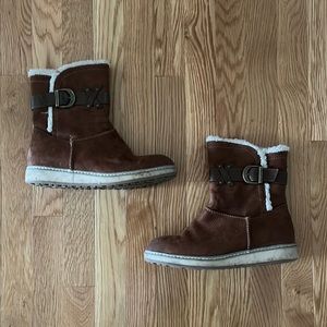 Tabitha Dark Brown & White Ankle Snow Boots Size 8M In Excellent Condition